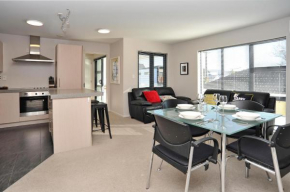  Carlton Villa 3 - Christchurch Holiday Homes  Крайстчерч